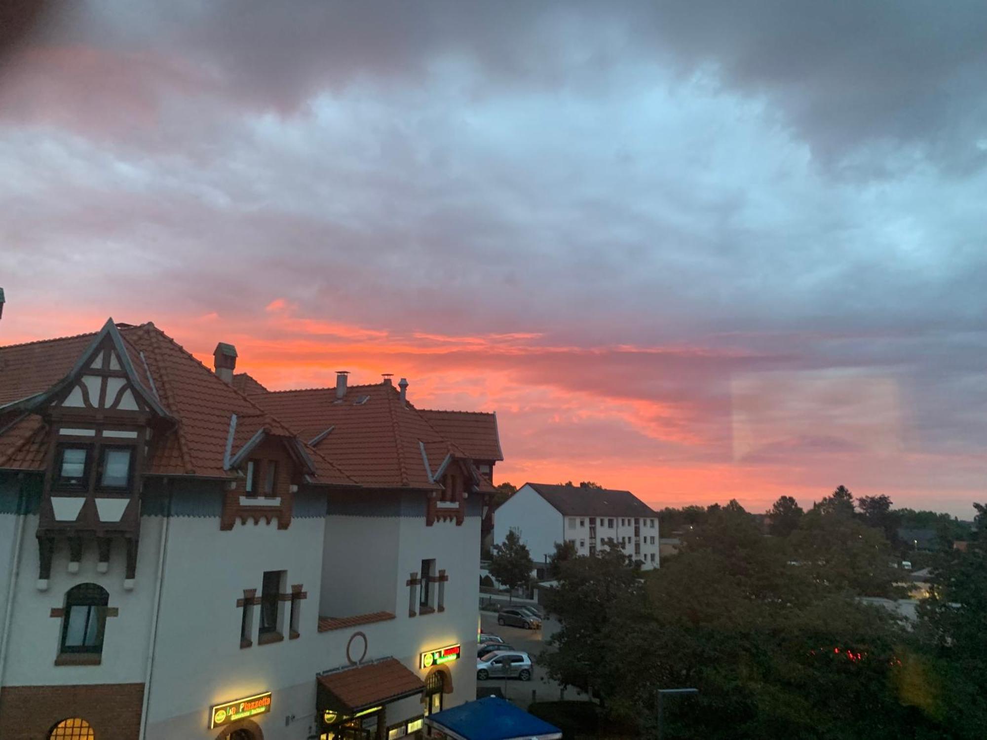 Moderne 4 Zimmer Apartment Mit Bergblick Stadtzentrum Contactless Check-In Gehrden  Exterior foto