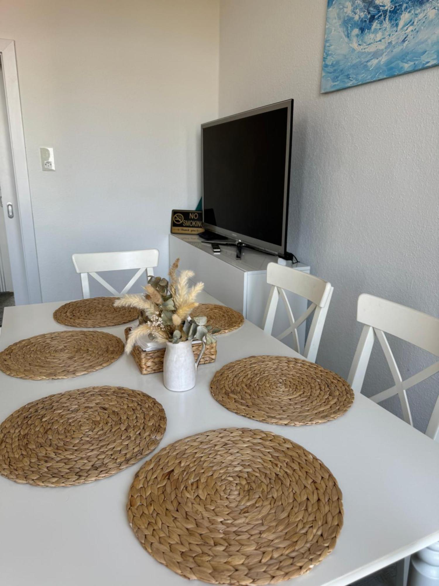Moderne 4 Zimmer Apartment Mit Bergblick Stadtzentrum Contactless Check-In Gehrden  Exterior foto