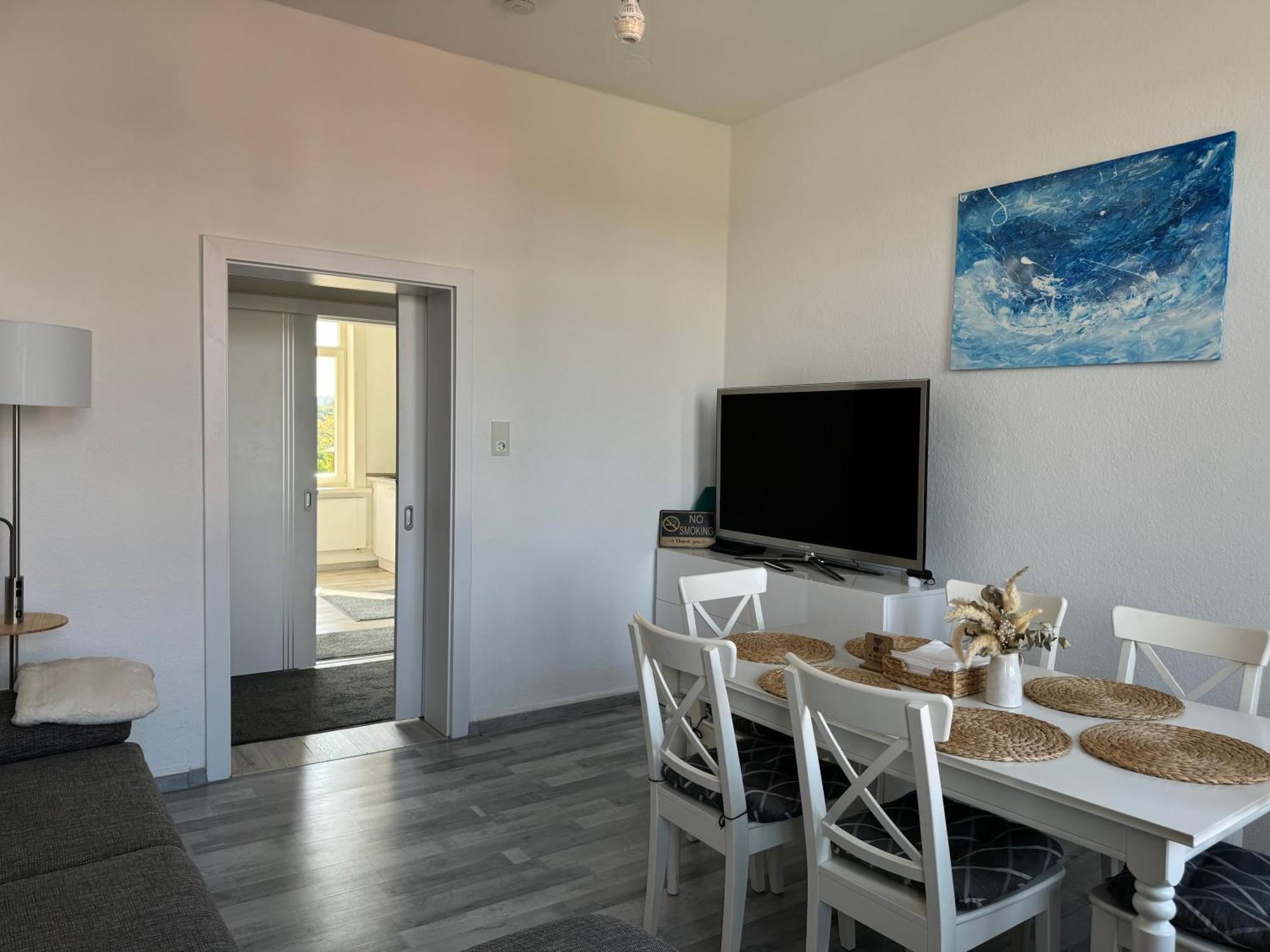 Moderne 4 Zimmer Apartment Mit Bergblick Stadtzentrum Contactless Check-In Gehrden  Exterior foto