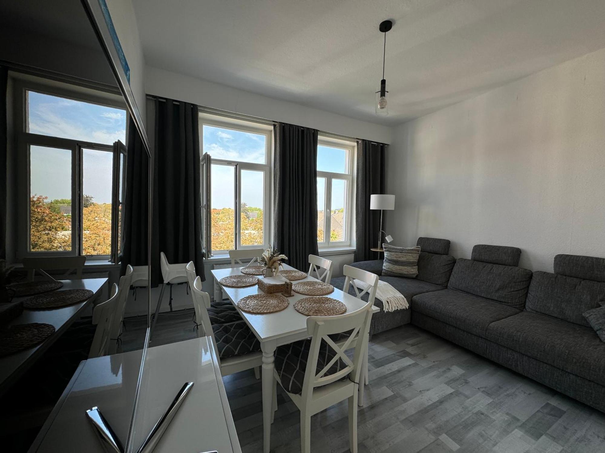 Moderne 4 Zimmer Apartment Mit Bergblick Stadtzentrum Contactless Check-In Gehrden  Exterior foto